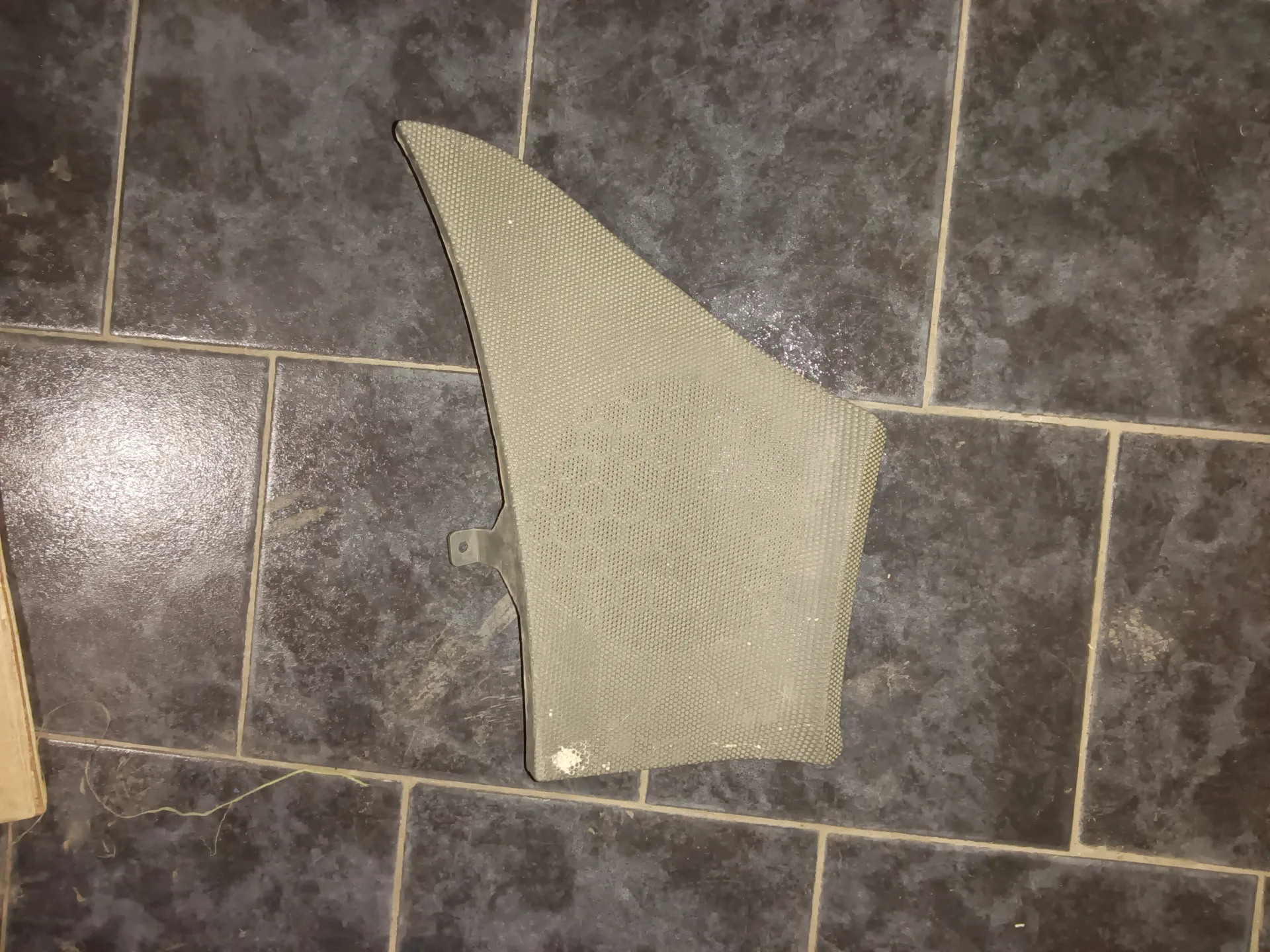 Grille Haut Parleur Gauche