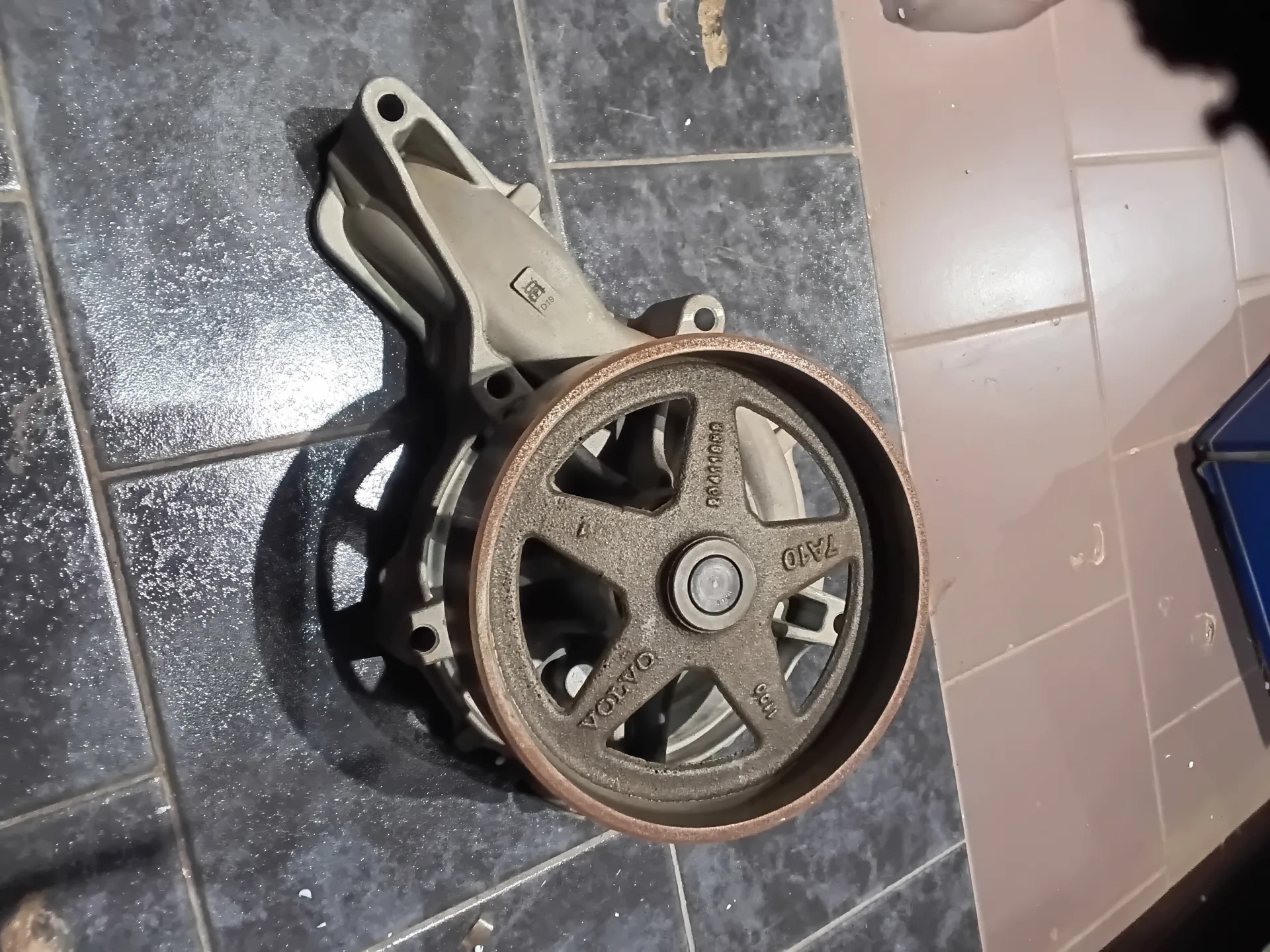 Pompe Ã  Eau VOLVO