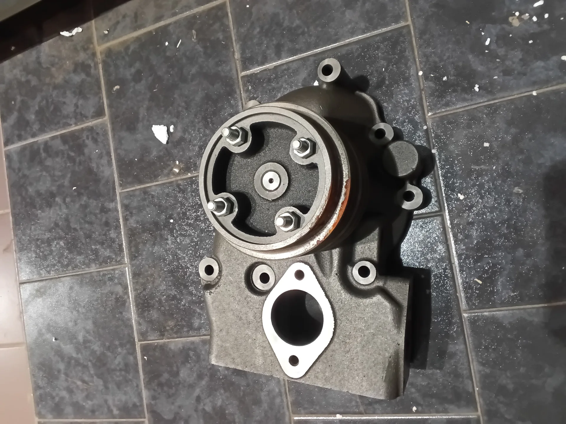 Pompe Ã  Eau VOLVO
