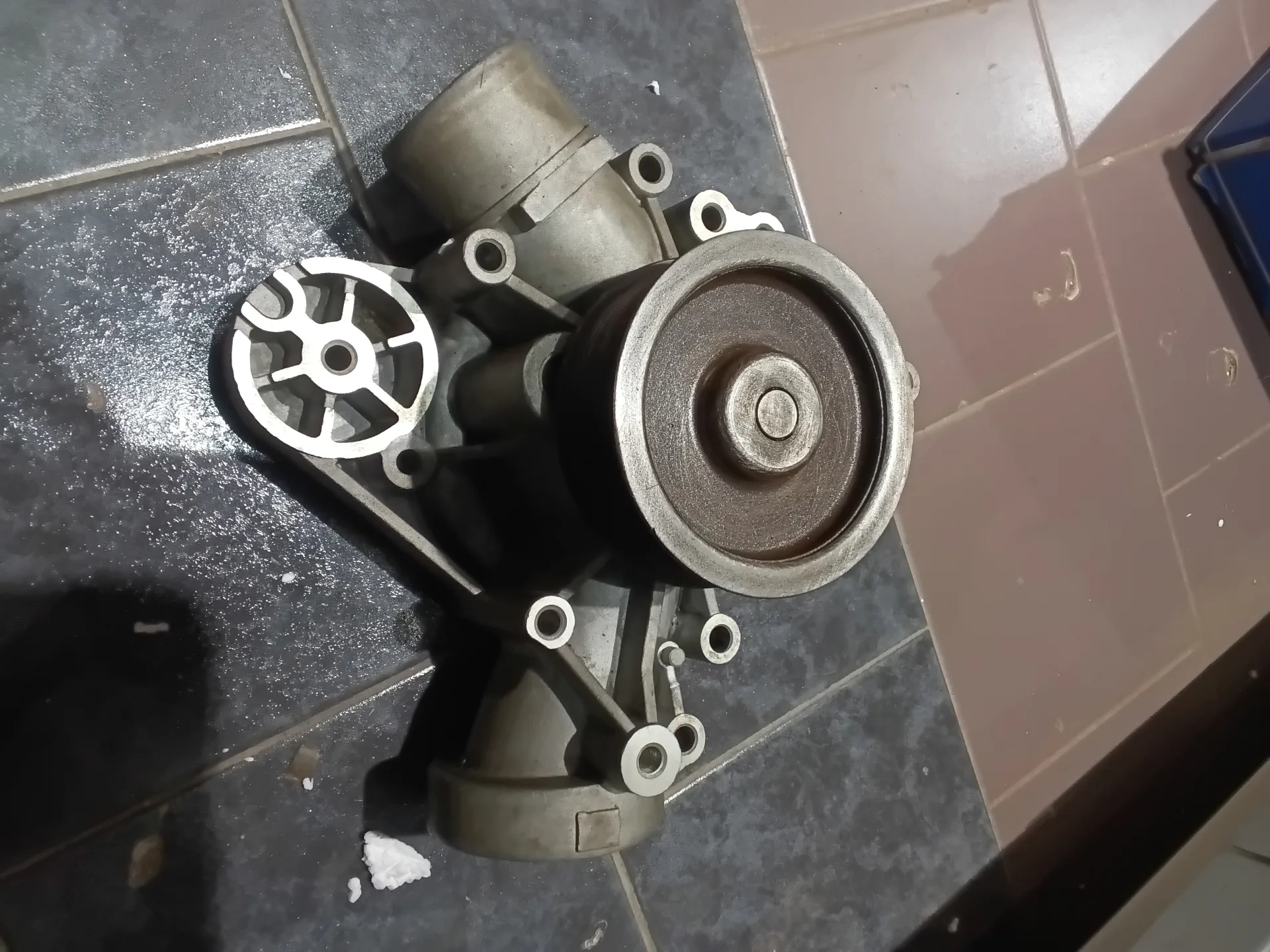 Pompe Ã  Eau VOLVO