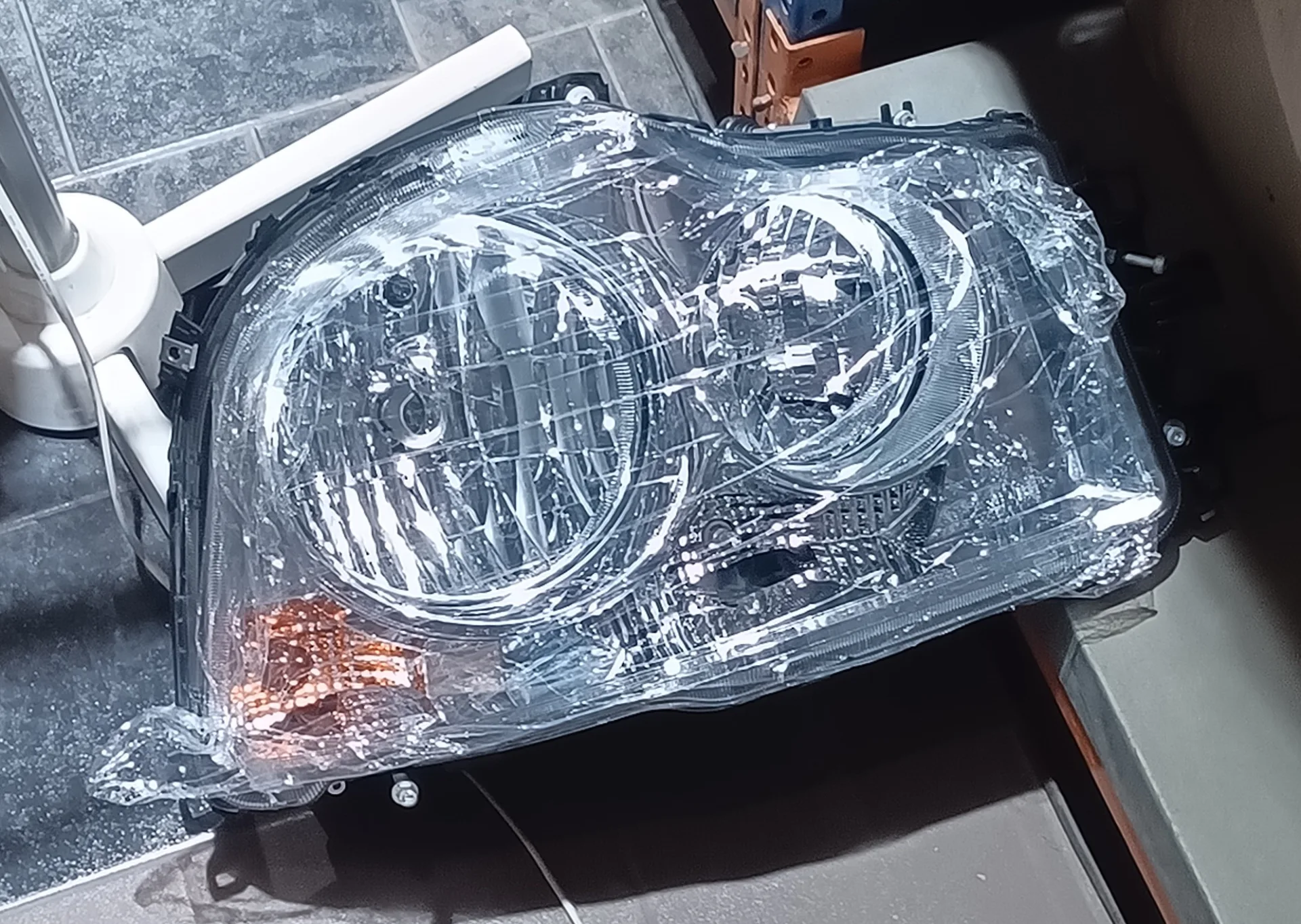 Phare MERCEDES Gauche Actros MP4