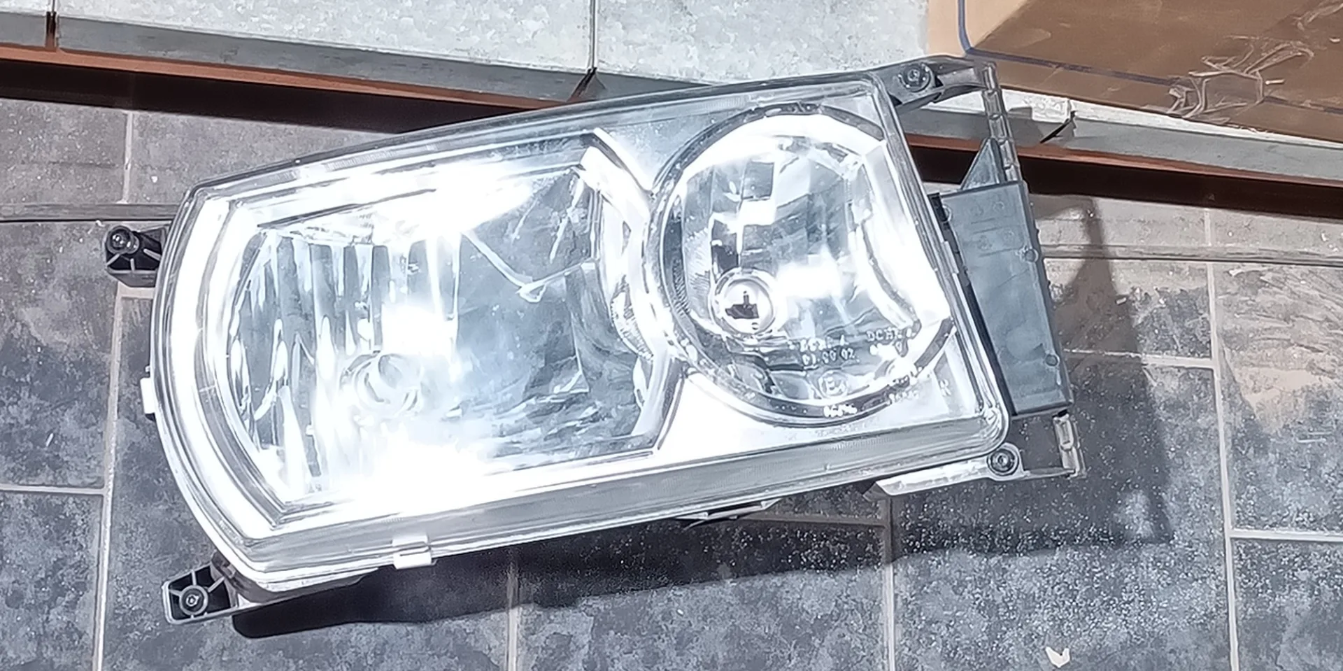 Phare Scania Droite