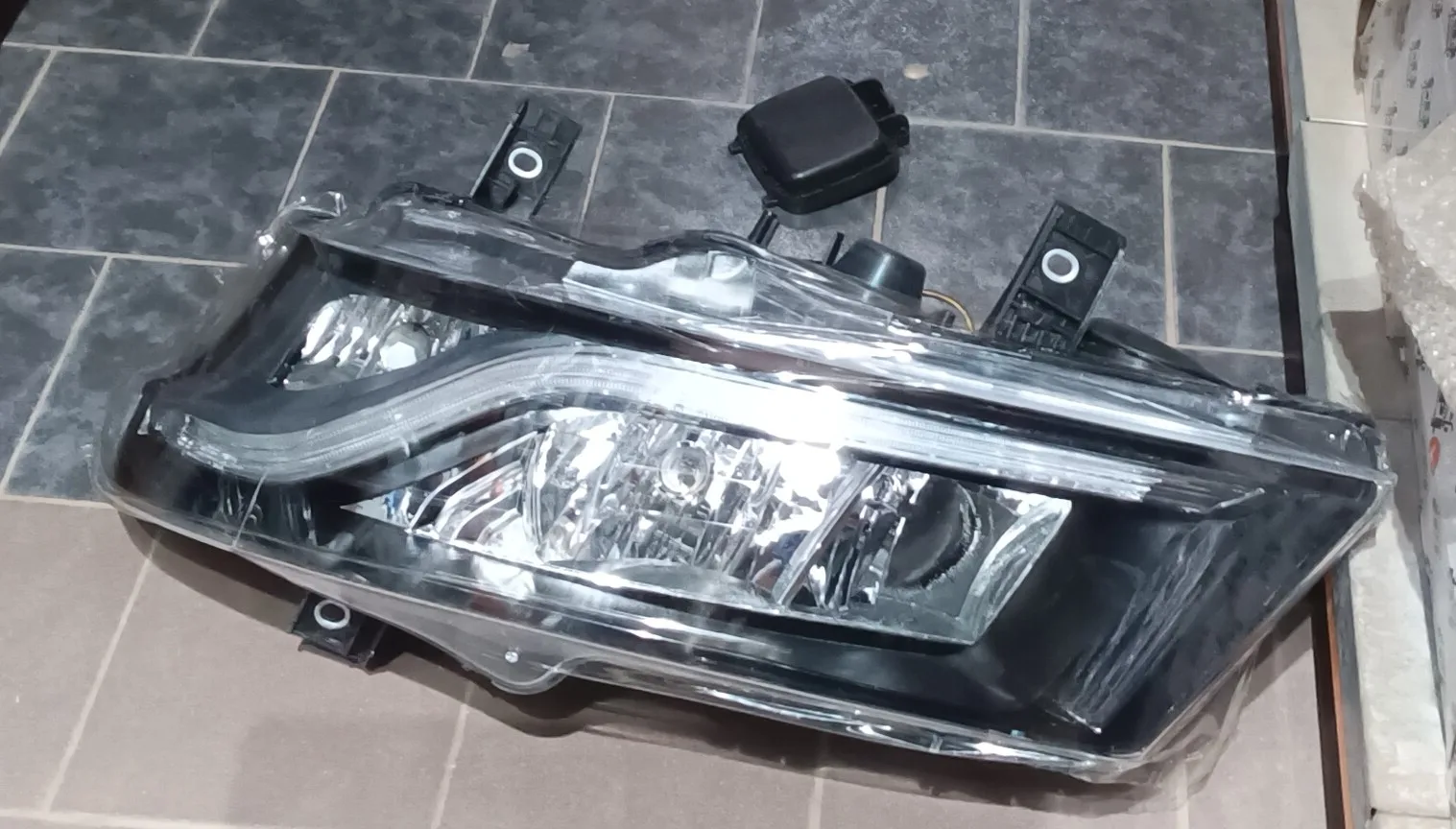 Phare IVECO Droite