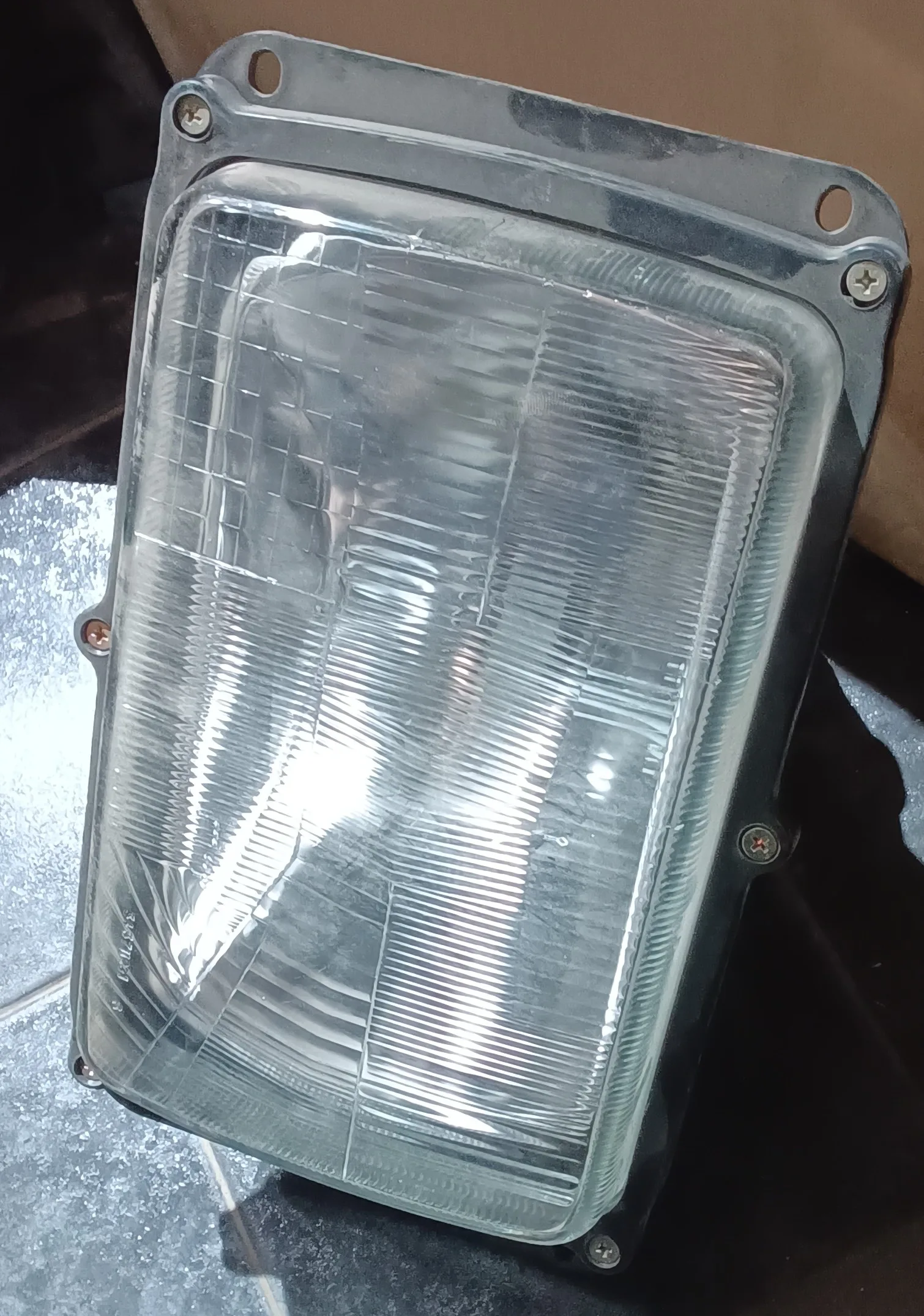Phare KAMAZ Gauche