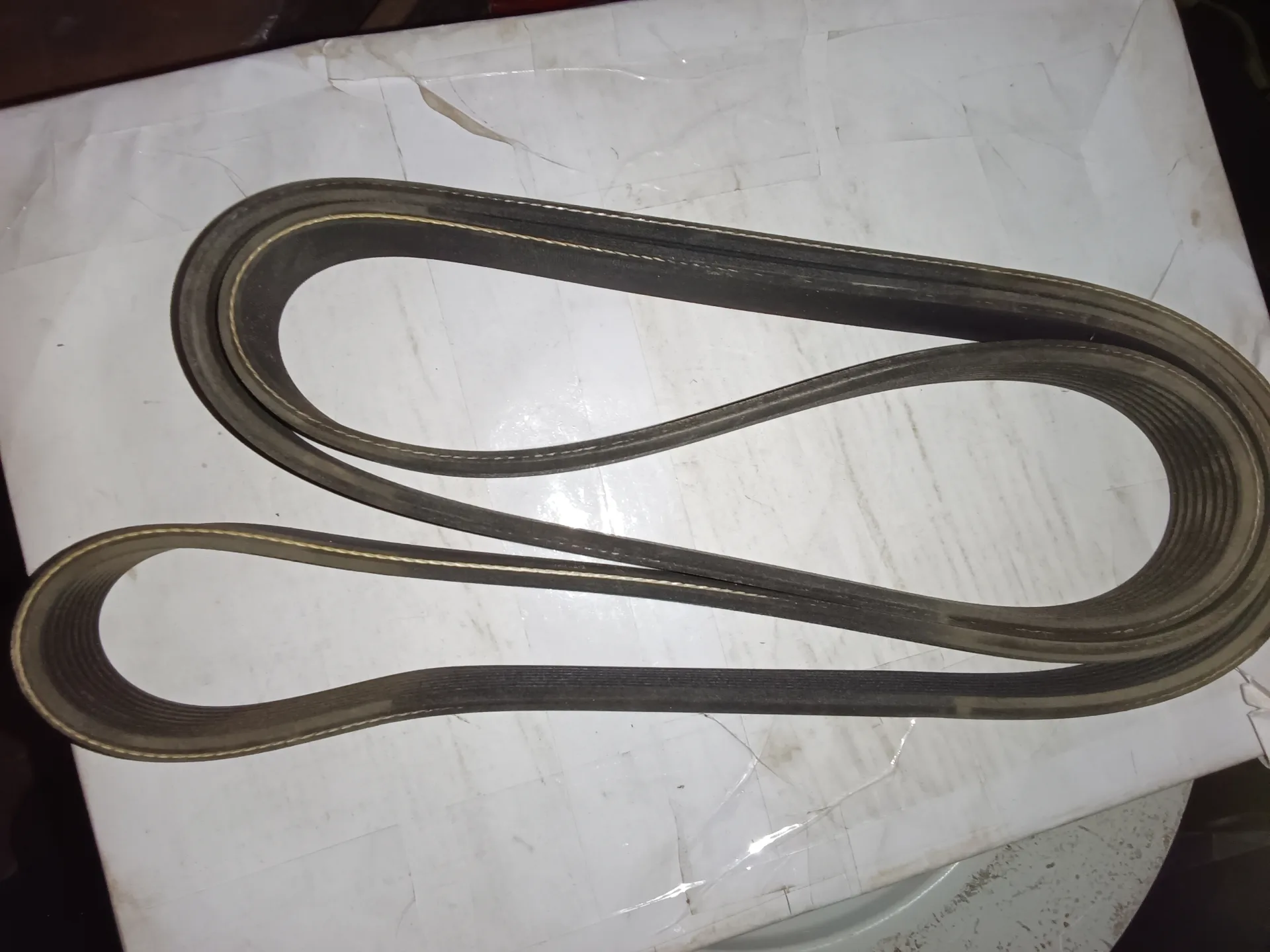 Courroie Radiateur 8PK1835